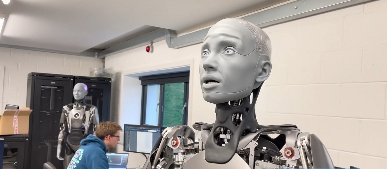 
 В сети показали робота-гуманоида с реалистичной мимикой. И он очень жуткий
 