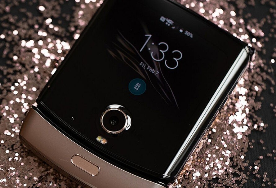 В России можно предзаказать лимитированную версию смартфона-раскладушки Motorola Razr 5G